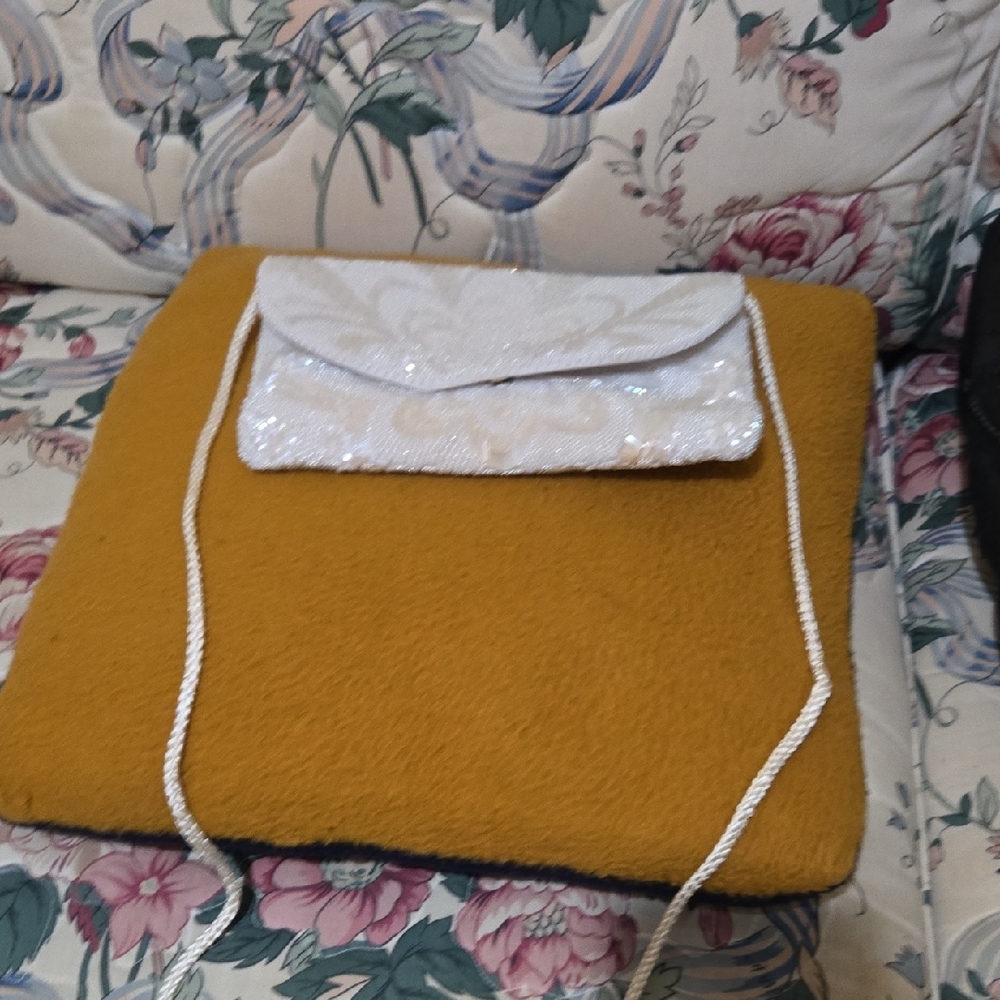 Elegant White Sequin Clutch